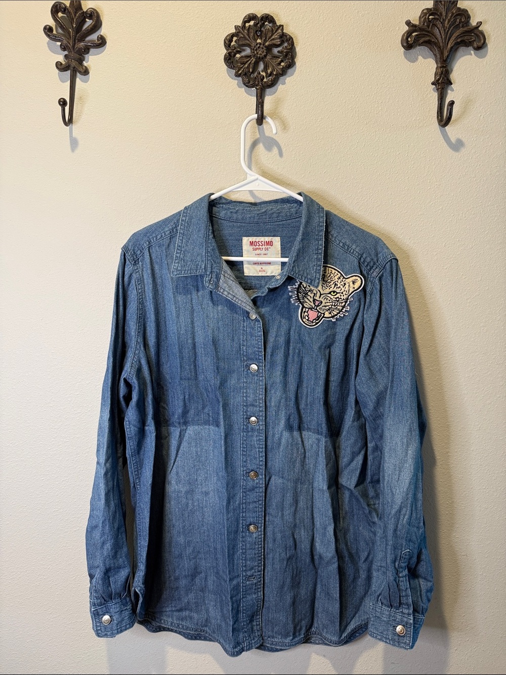 Mossimo Supply Co. Blue Denim Button-Up Shirt with Embroidered Tiger Patch